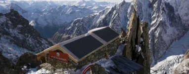 Refuge Quintino Sella Mont Blanc 1