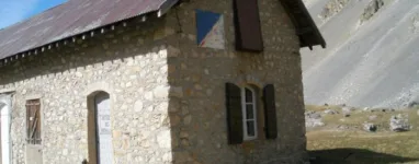 Refuge du camp des Rochilles 2