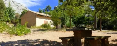 Refuge Cézanne Sainte Victoire