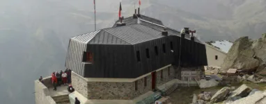 Refuge Monzino