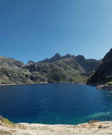 Lac de montagne Pyrénées
