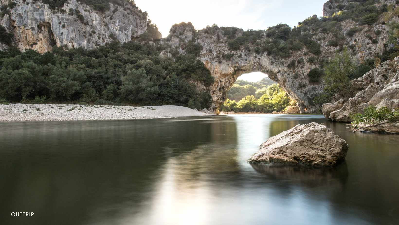 Les Gorges de l’Ardèche en canoë : une aventure au fil de l’eau
