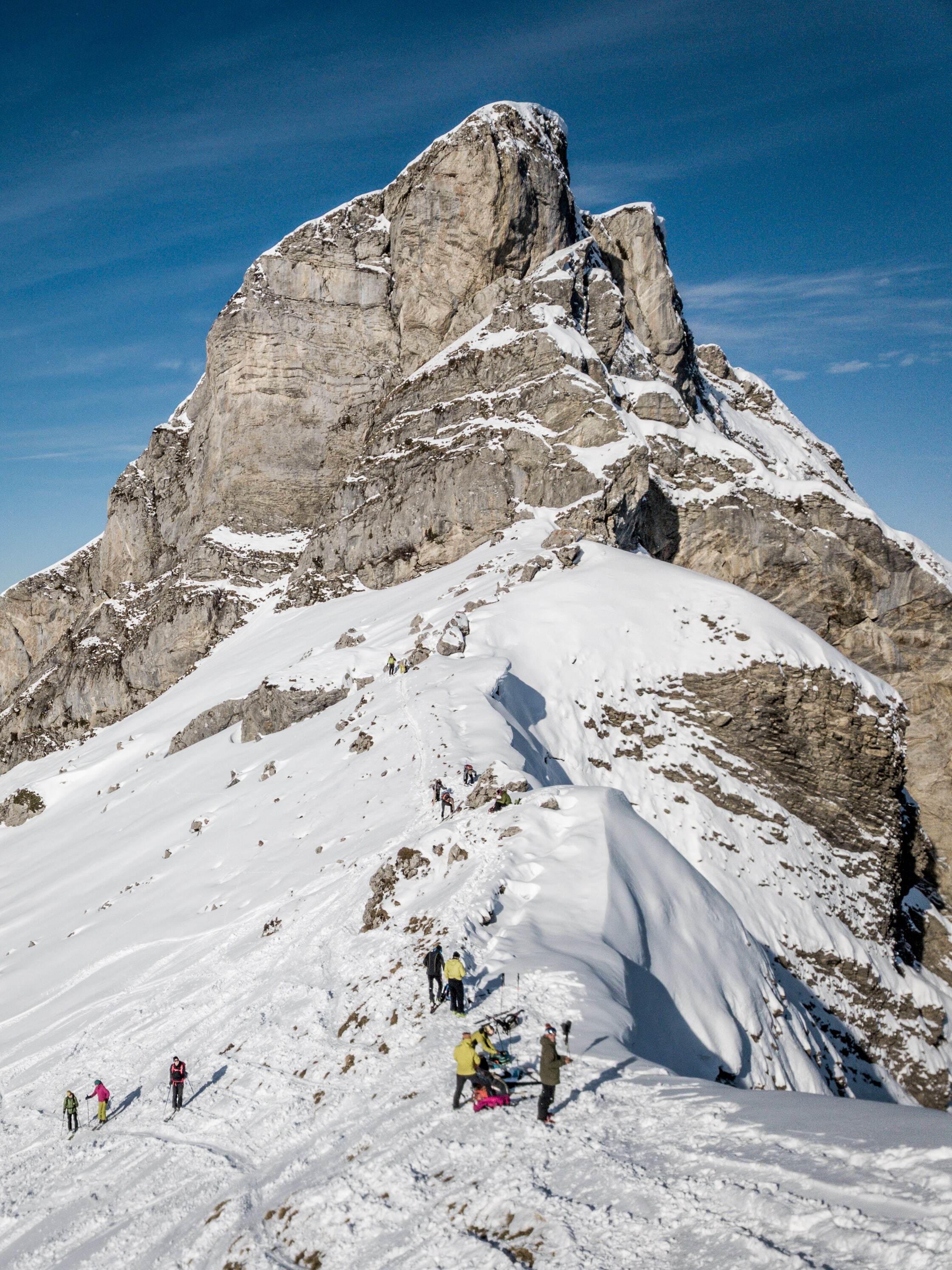 Outtrip ski de randonnee sommet col de tulle credit Pierrick Aubert min
