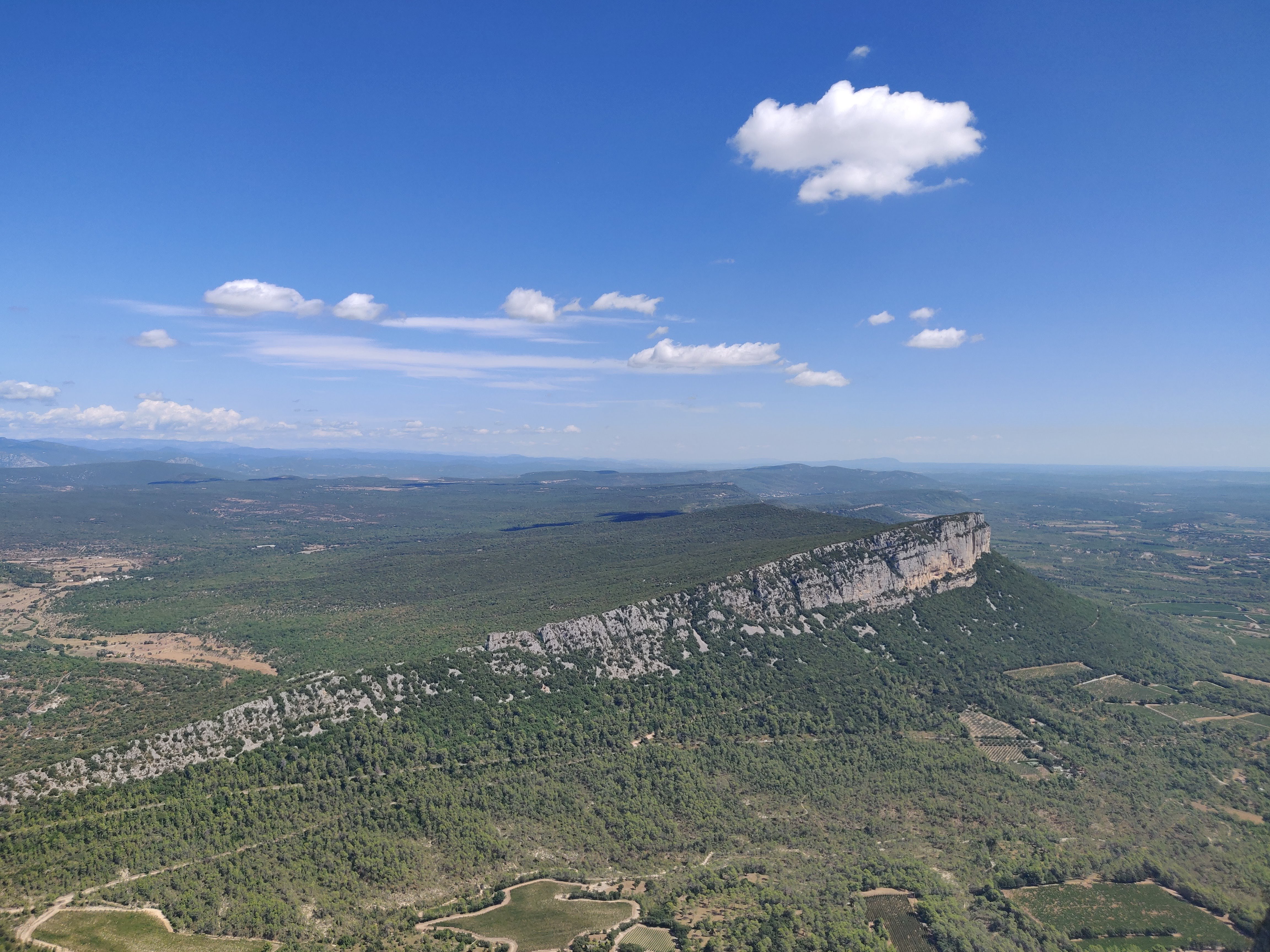 Randonnee-Pic-Saint-Loup-depuis-Saint-Mathieu-de-Treviers.jpeg