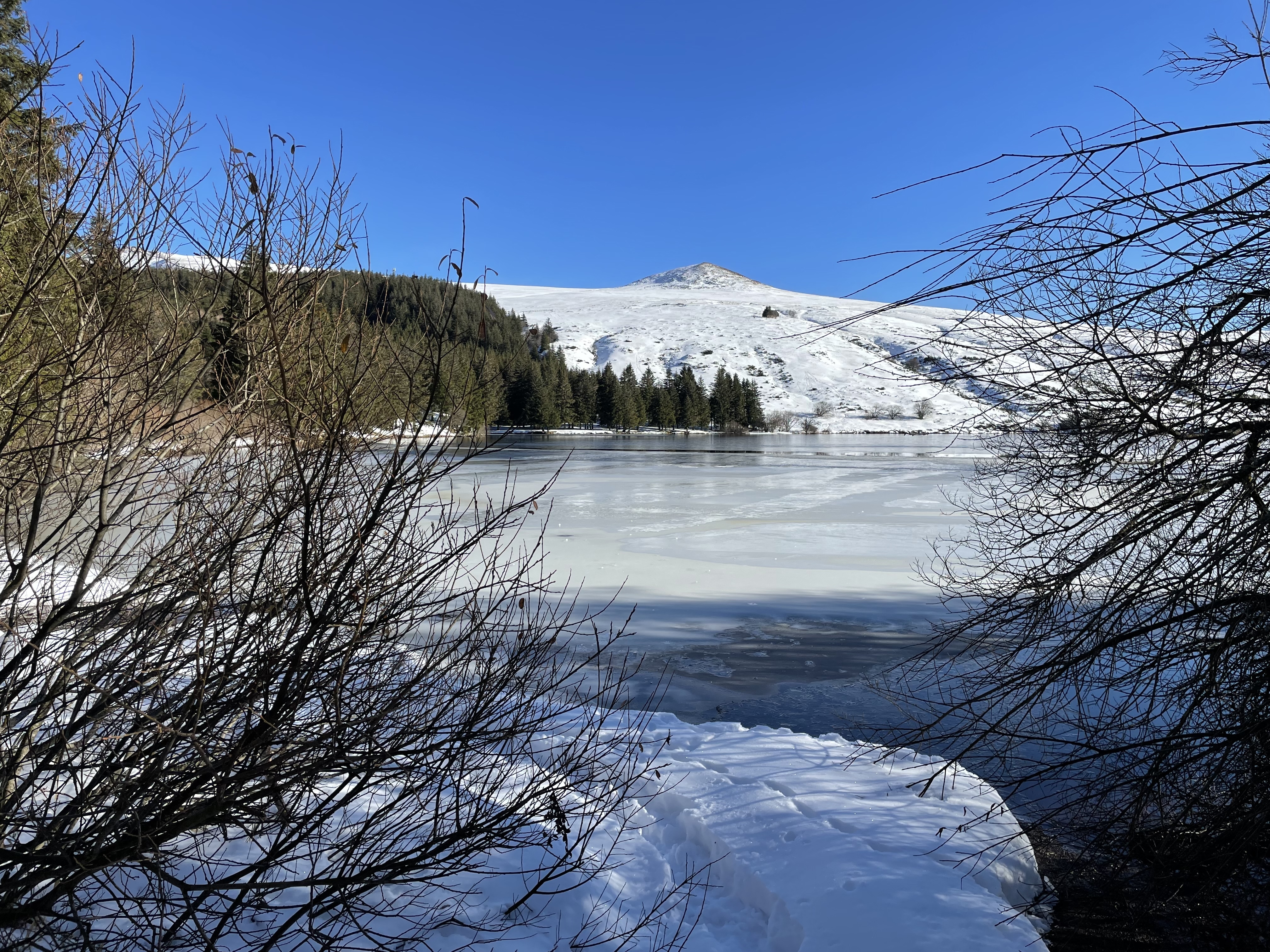 Raquettes neige lac de Guéry Auvergne