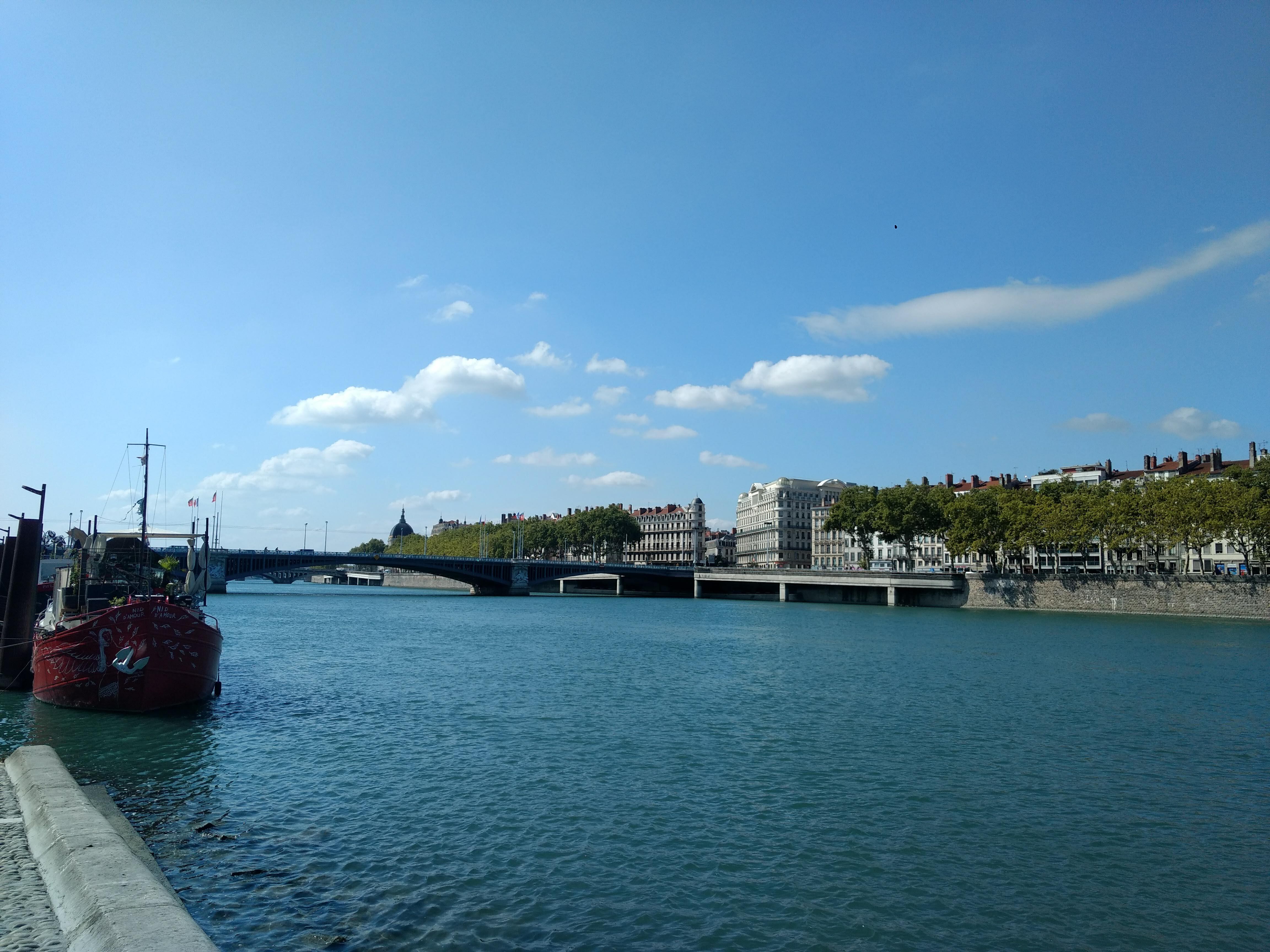 Spots-Running-Lyon-Les-classiques-pour-les-allergiques-au-D-Spot-1-Les-quais-du-Rhone.jpeg