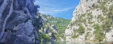 Canoe-dans-les-Basses-Gorges-du-Verdon-1.jpeg