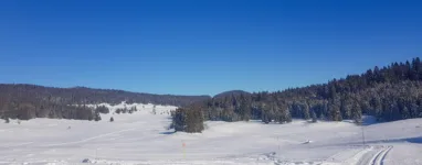 Station-de-ski-de-fond-Lajoux-domaine-des-Hautes-Combes-du-Jura-3.jpeg